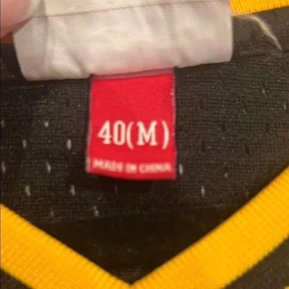 Mitchell & Ness Yellow and Black Jersey size M - Picture 6 of 9